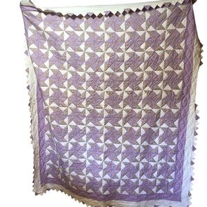 Handmade Quilt XL King 80” x 90”comes with one pillow cover lavender and white